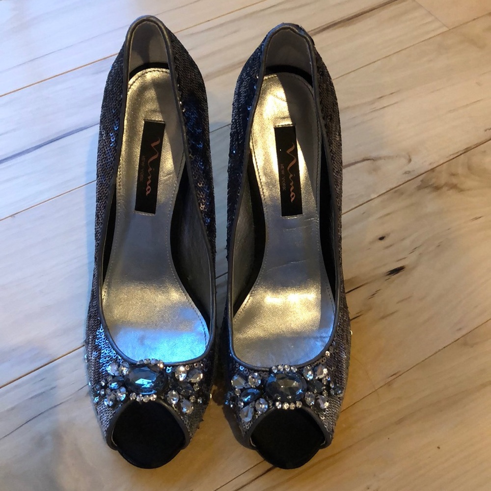 Glitter pumps